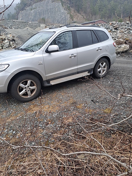 Hyundai Santa Fe 3 of 5