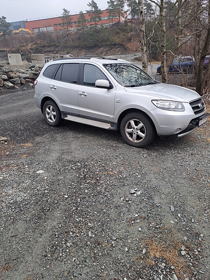 Hyundai Santa Fe 2 of 5