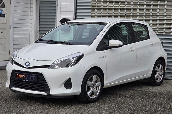 Toyota Yaris 6 of 26