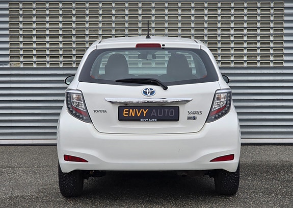 Toyota Yaris 9 of 26