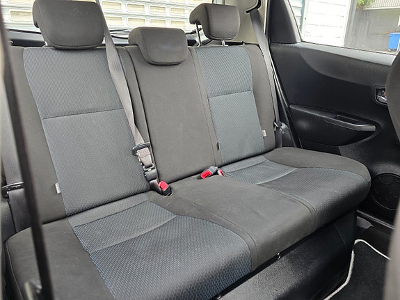 Toyota Yaris 13 of 26