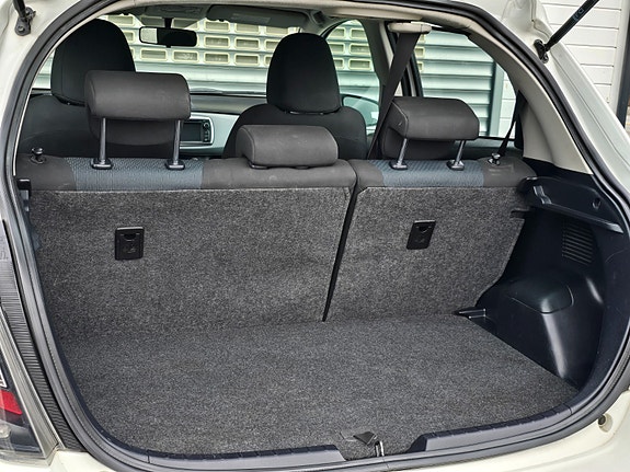 Toyota Yaris 26 of 26
