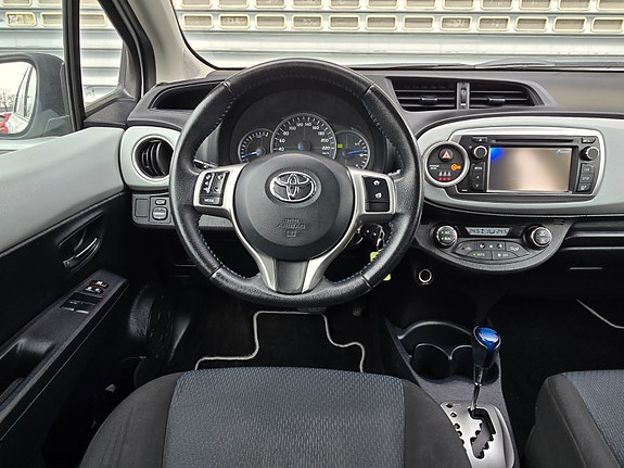 Toyota Yaris 14 of 26