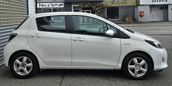 Toyota Yaris 11 of 26