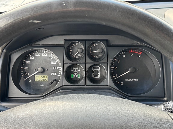 Mitsubishi Pajero 19 of 30