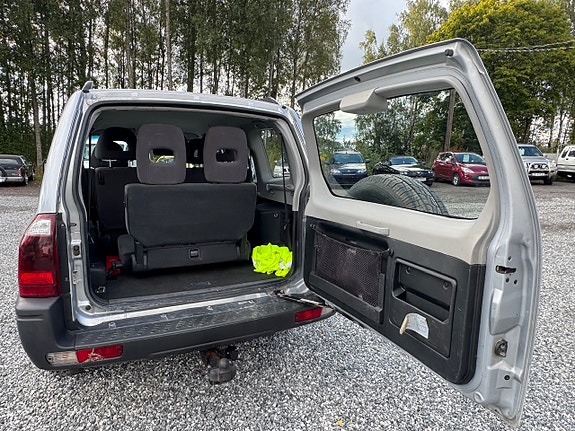 Mitsubishi Pajero 14 of 30