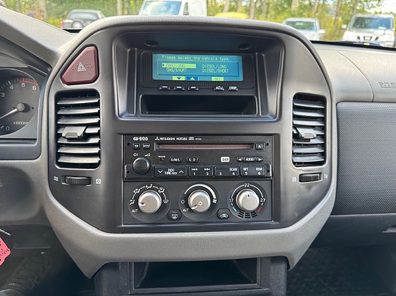 Mitsubishi Pajero 20 of 30