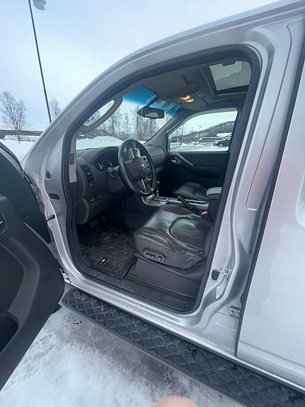 Nissan Pathfinder 4 of 5