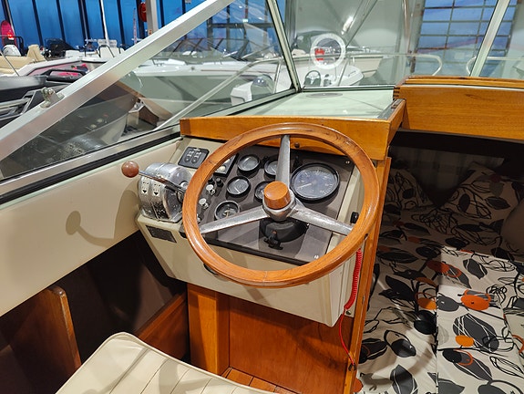 Velholdt og oppgradert Klassisk Coronet 21 DC med 2005 Volvo Penta 4,3! 12 of 30