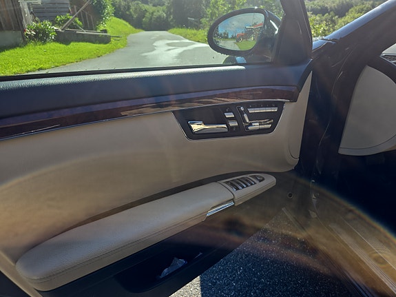 Mercedes-Benz S350 4 of 16