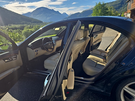 Mercedes-Benz S350 3 of 16