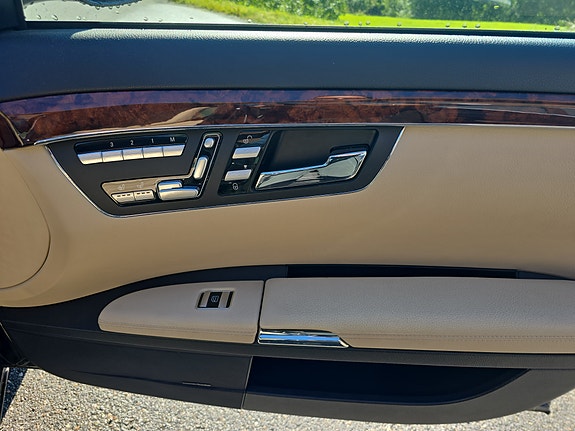 Mercedes-Benz S350 11 of 16