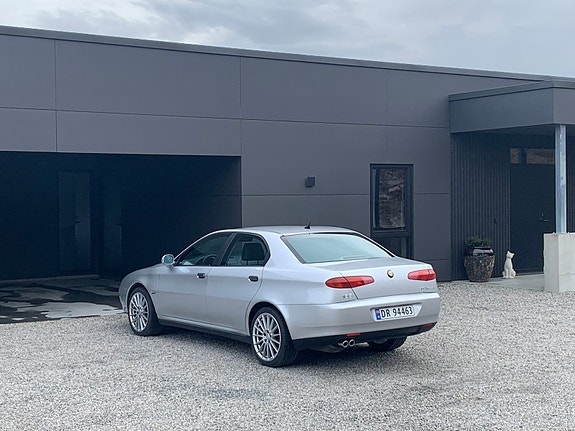 Alfa Romeo 166 3 of 5