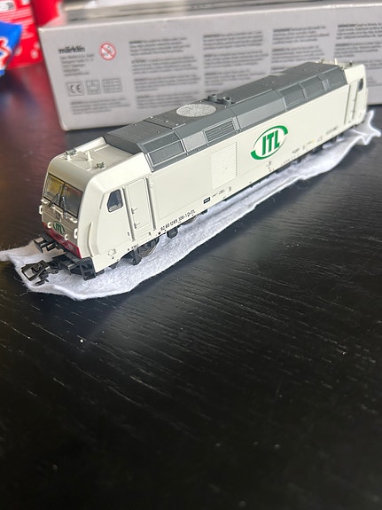 Product image 2 of 6