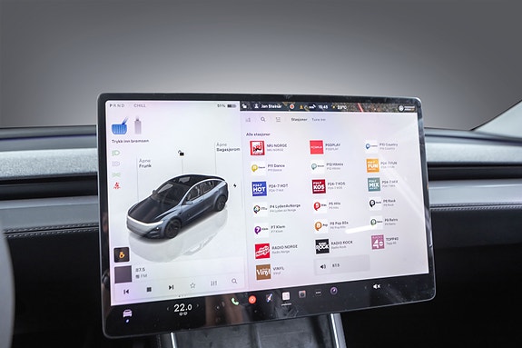 Tesla Model Y 17 of 30