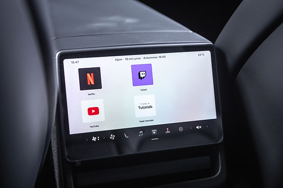 Tesla Model Y 29 of 30
