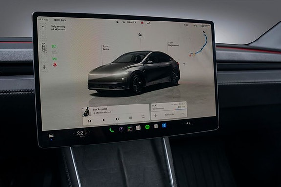 Tesla Model Y 12 of 30