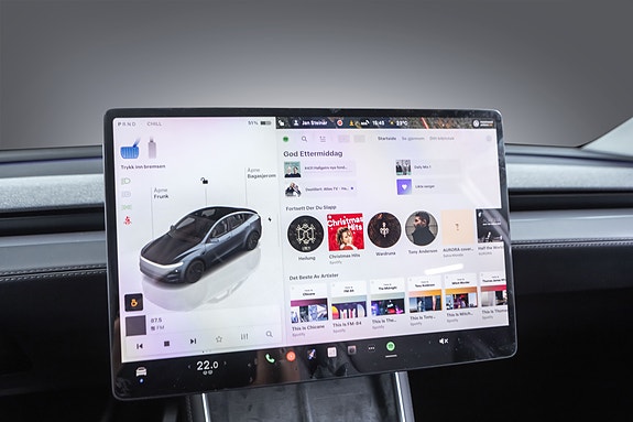 Tesla Model Y 19 of 30