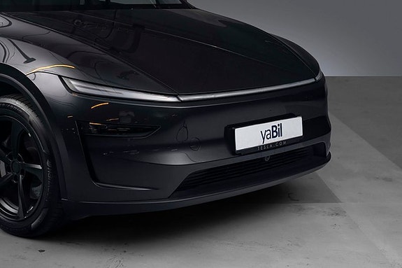 Tesla Model Y 2 of 30