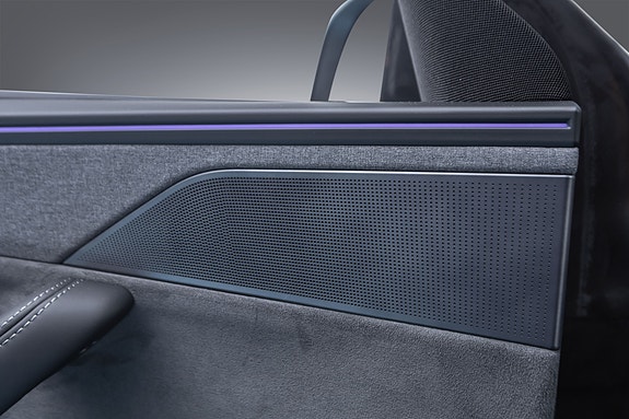 Tesla Model Y 24 of 30