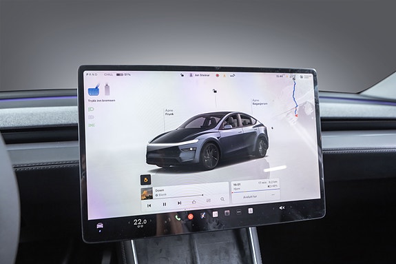 Tesla Model Y 14 of 30