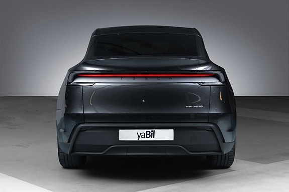 Tesla Model Y 7 of 30