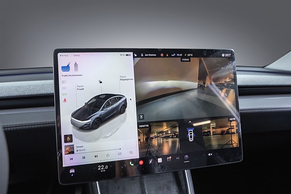 Tesla Model Y 15 of 30