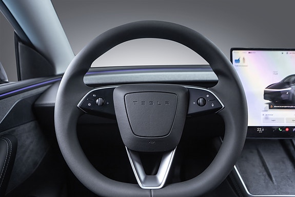 Tesla Model Y 11 of 30