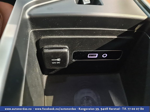  12v, usb og aux i midtkonsoll