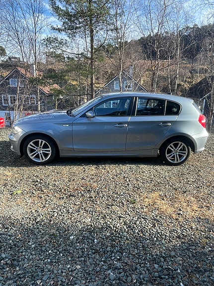 BMW 116i 4 of 5