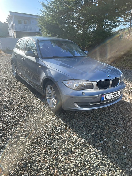 BMW 116i 3 of 5