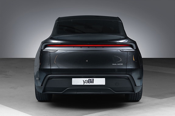 Tesla Model Y 7 of 30