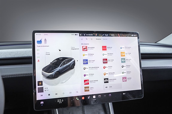 Tesla Model Y 17 of 30
