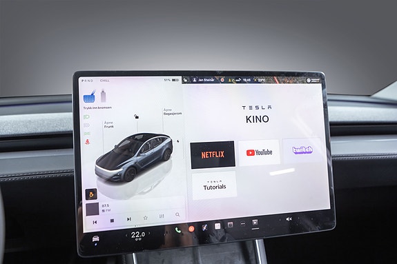 Tesla Model Y 20 of 30
