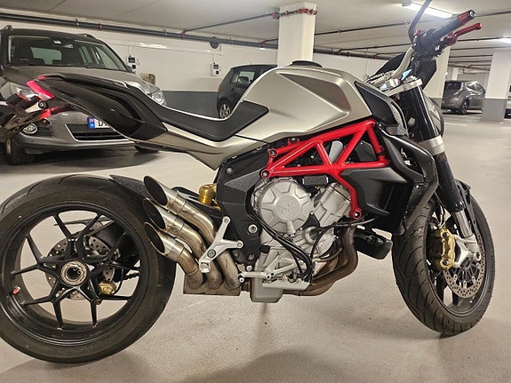 MV Agusta Brutale 800 3 of 5