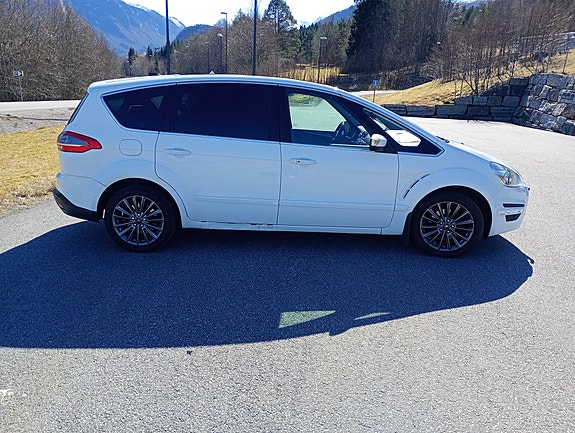 Ford S-MAX 14 of 16