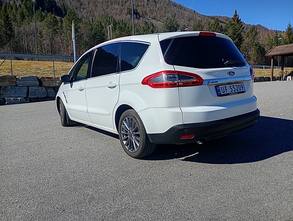 Ford S-MAX 15 of 16