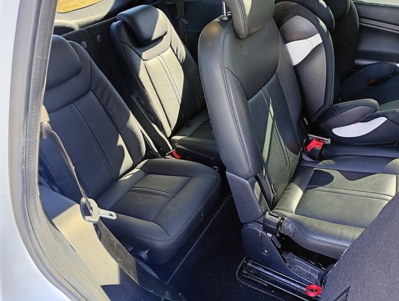Ford S-MAX 9 of 16