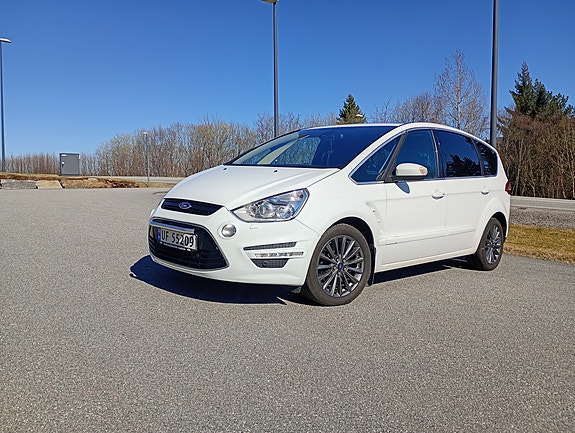 Ford S-MAX 2 of 16