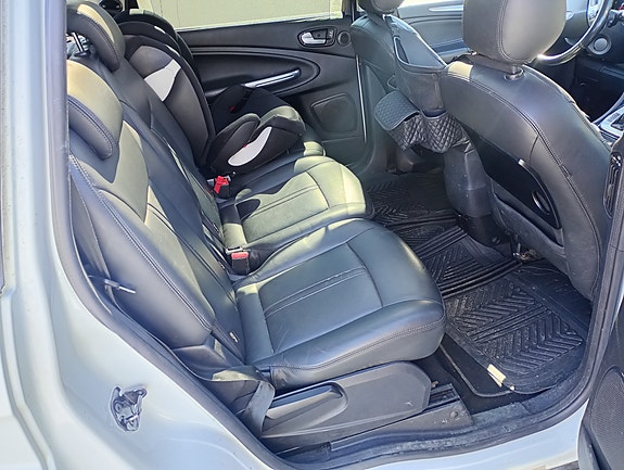 Ford S-MAX 11 of 16