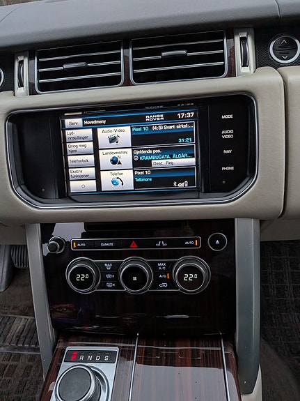 Land Rover Range Rover 21 of 30
