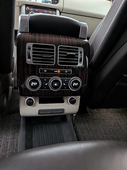 Land Rover Range Rover 11 of 30