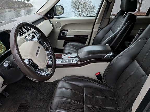Land Rover Range Rover 9 of 30