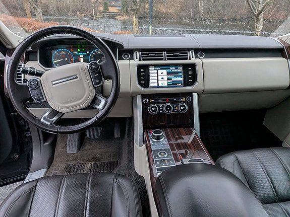 Land Rover Range Rover 14 of 30