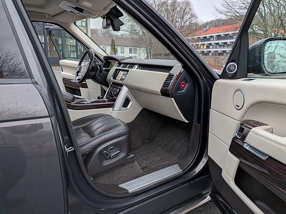 Land Rover Range Rover 18 of 30
