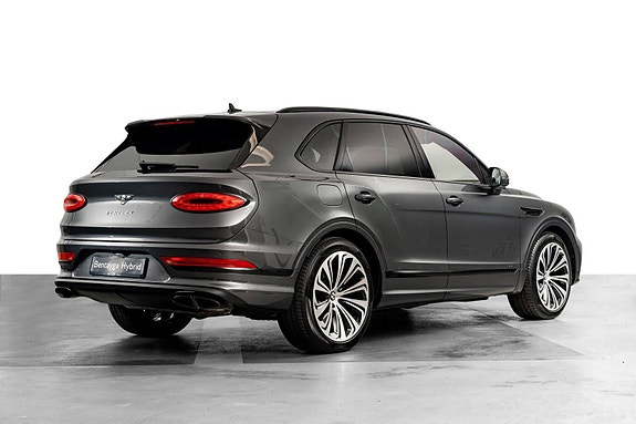 Bentley Bentayga 3 of 5