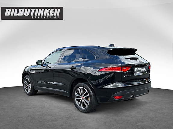 Jaguar F-PACE 3 of 5