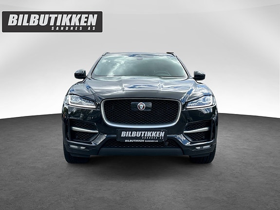 Jaguar F-PACE 8 of 23