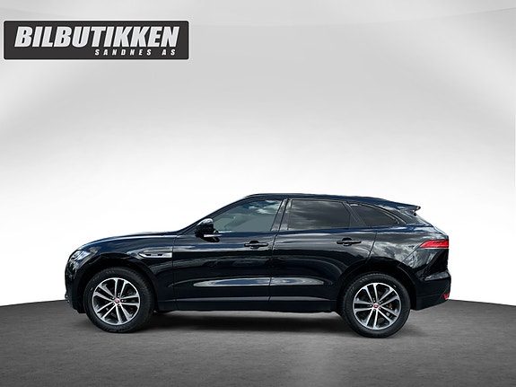 Jaguar F-PACE 2 of 5