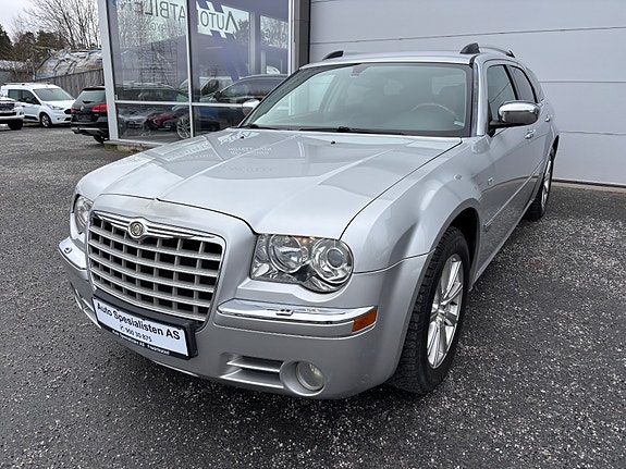 Chrysler 300C 3 of 5